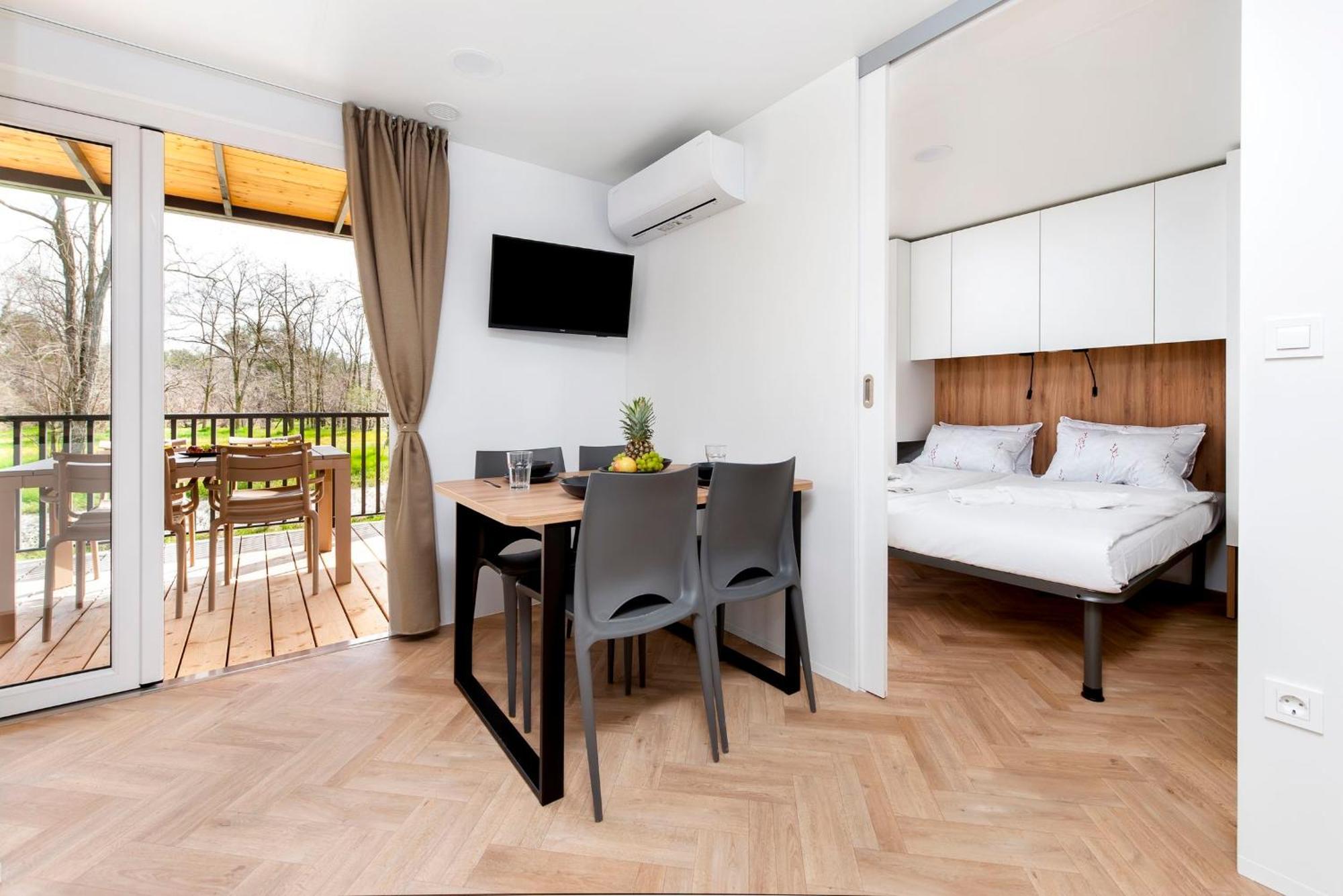 Mobile Homes Casapini In Fkk Camping Solaris Porec Room photo